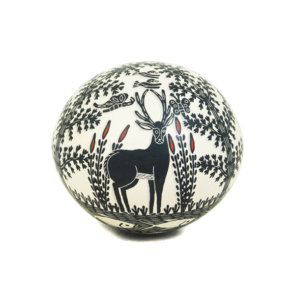 Efren Ledezma: Deer & Butterflies Olla