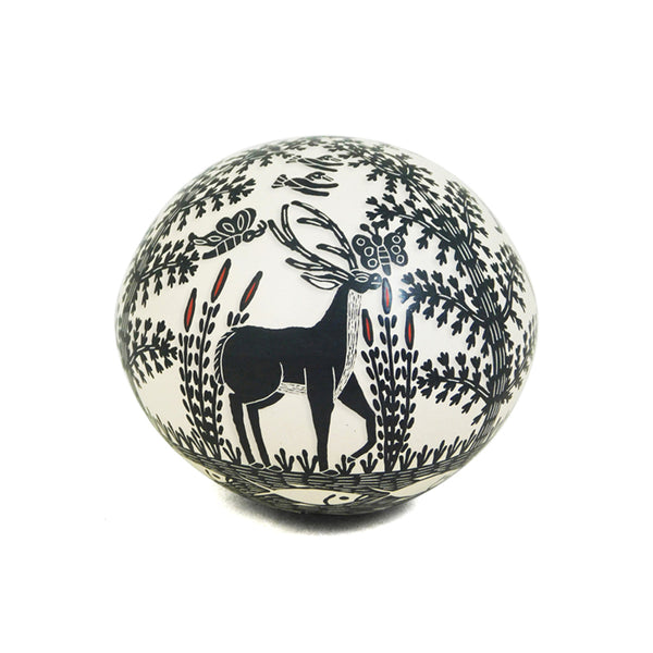 Efren Ledezma: Deer & Butterflies Olla