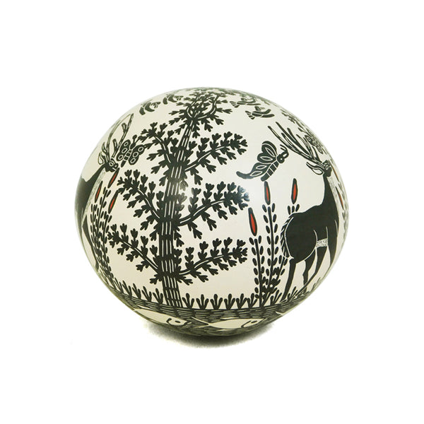 Efren Ledezma: Deer & Butterflies Olla