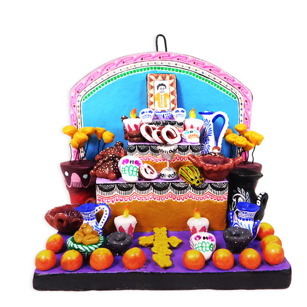 Saul Montesinos: Day of the Dead Ofrenda