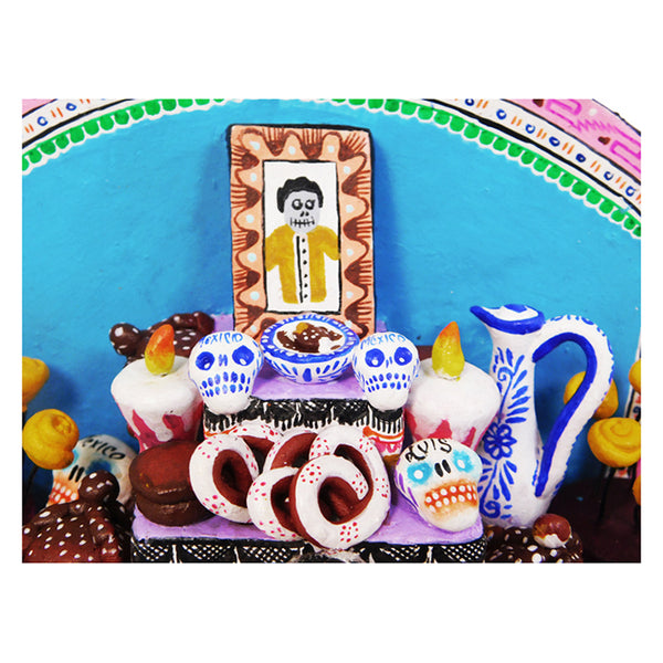 Saul Montesinos: Day of the Dead Ofrenda