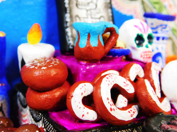 Saul Montesinos: Day of the Dead Ofrenda