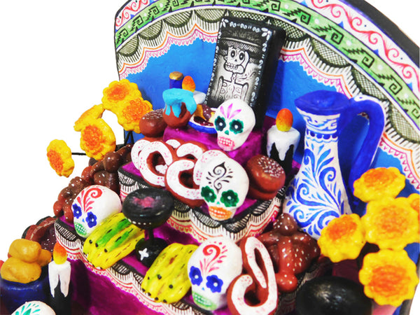 Saul Montesinos: Day of the Dead Ofrenda