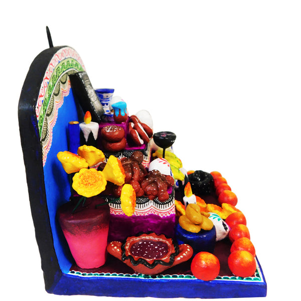 Saul Montesinos: Day of the Dead Ofrenda