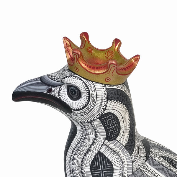 Isabel Fabian: Impressive Crow Woodcarving