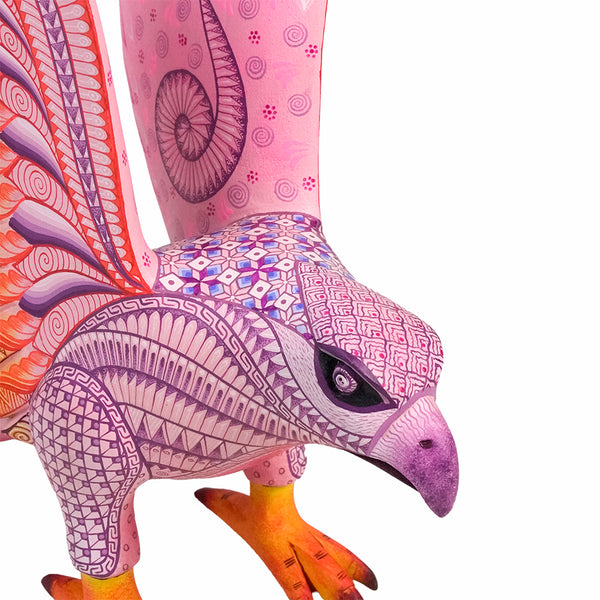 Isabel Fabian: Exquisite Falcon Woodcarving