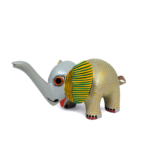 Ana Xuana: Little Elephant Woodcarving