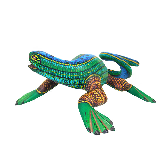 Angel Fabian: Lizard Woodcarving | Sandia Folk