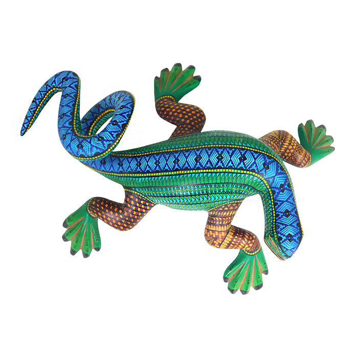 Angel Fabian: Lizard Woodcarving | Sandia Folk