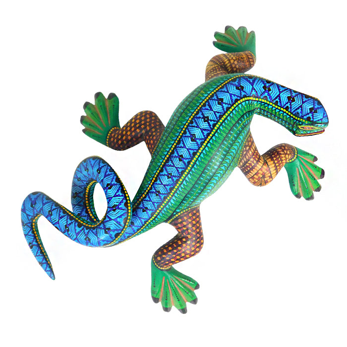 Angel Fabian: Lizard Woodcarving | Sandia Folk