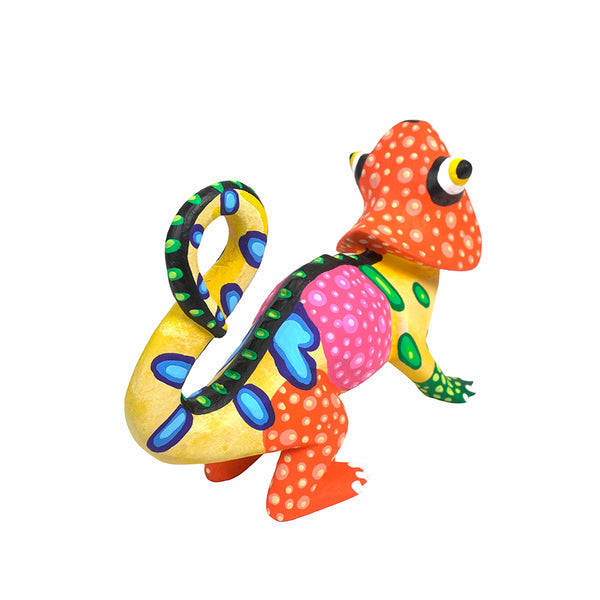 Armando Jimenez: Baby Chameleon Woodcarving