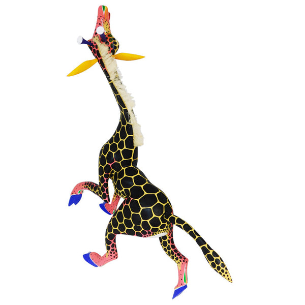 Catarino Carrillo: Tall Giraffe Sculpture