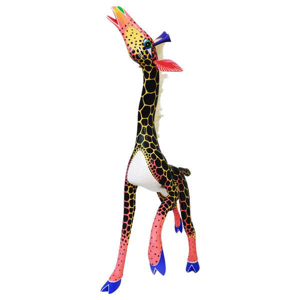 Catarino Carrillo: Tall Giraffe Sculpture