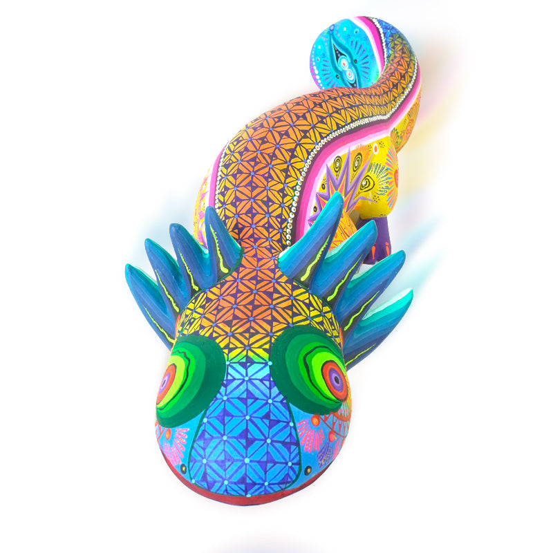 Cesar Melchor: Golden Axolotl Woodcarving