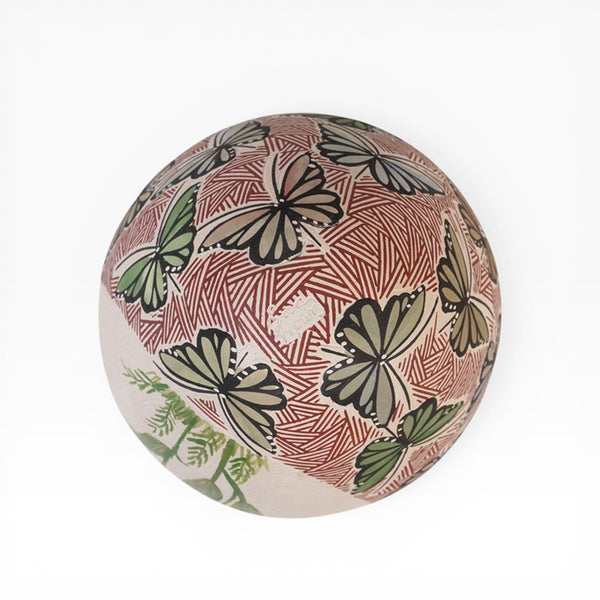 Cindy Perez: Etched Butterflies Mata Ortiz
