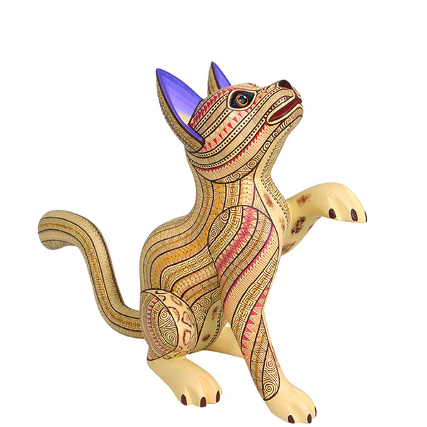 Fabiola Carmona: Adorable Cat Woodcarving