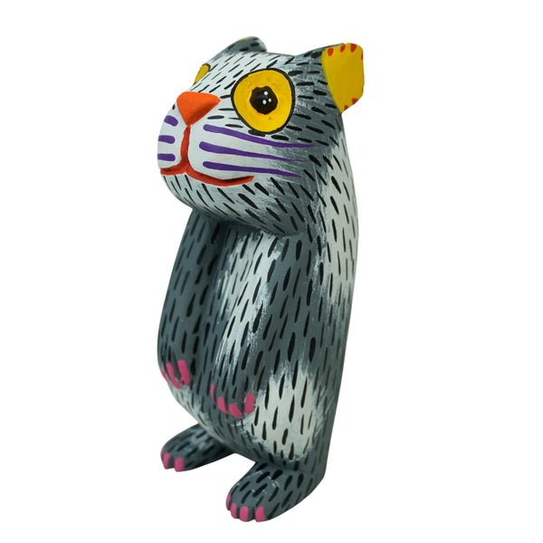 Eduardo Jimenez: Hamster Woodcarving