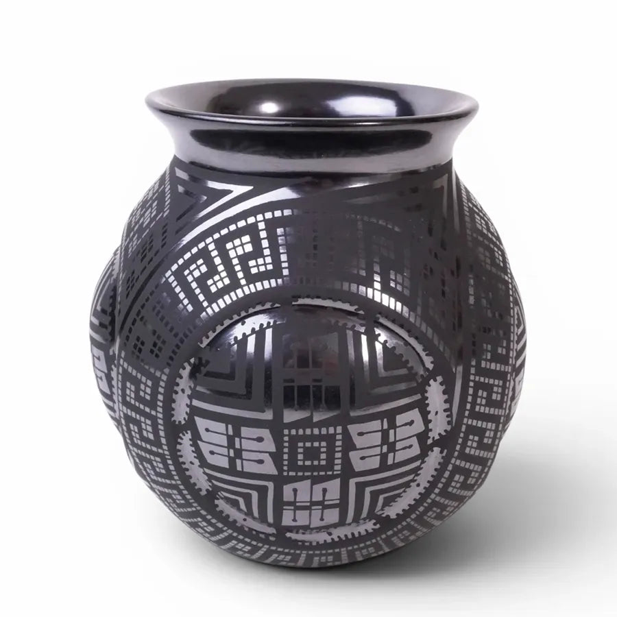 Eli Ortiz: Black on Black Mata Ortiz Pottery