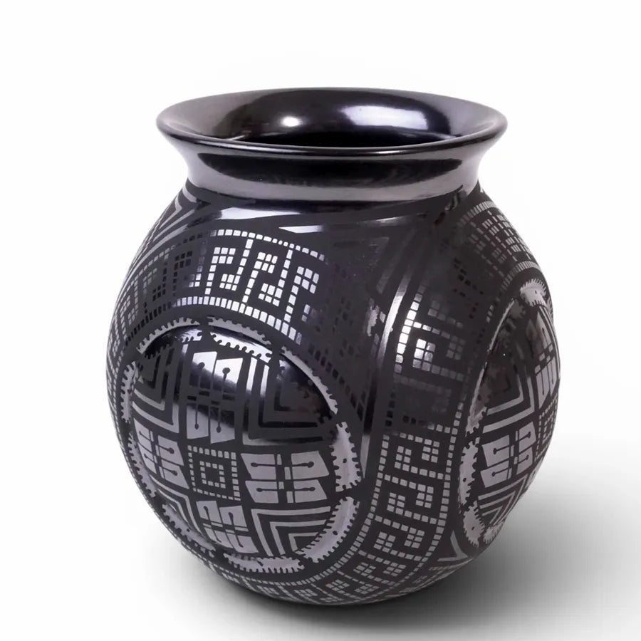 Eli Ortiz: Black on Black Mata Ortiz Pottery