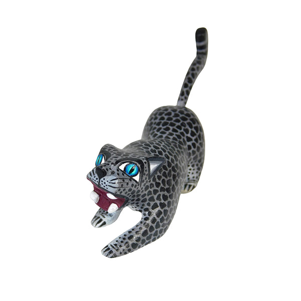 Faviola Fabian: Miniature Panther Woodcarviing