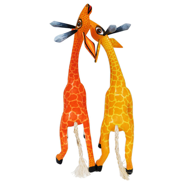 Faviola Fabian: Giraffes Alebrije