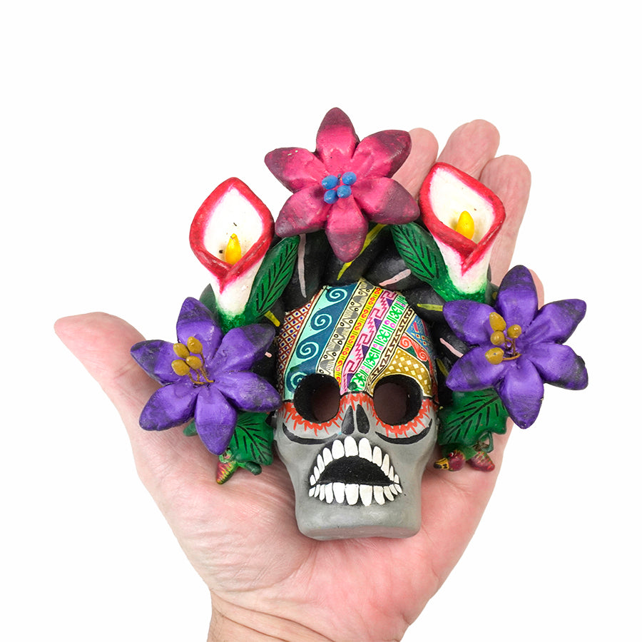 Saul Montesinos: Little Wall Hanging Frida with Flowers  Ceramic