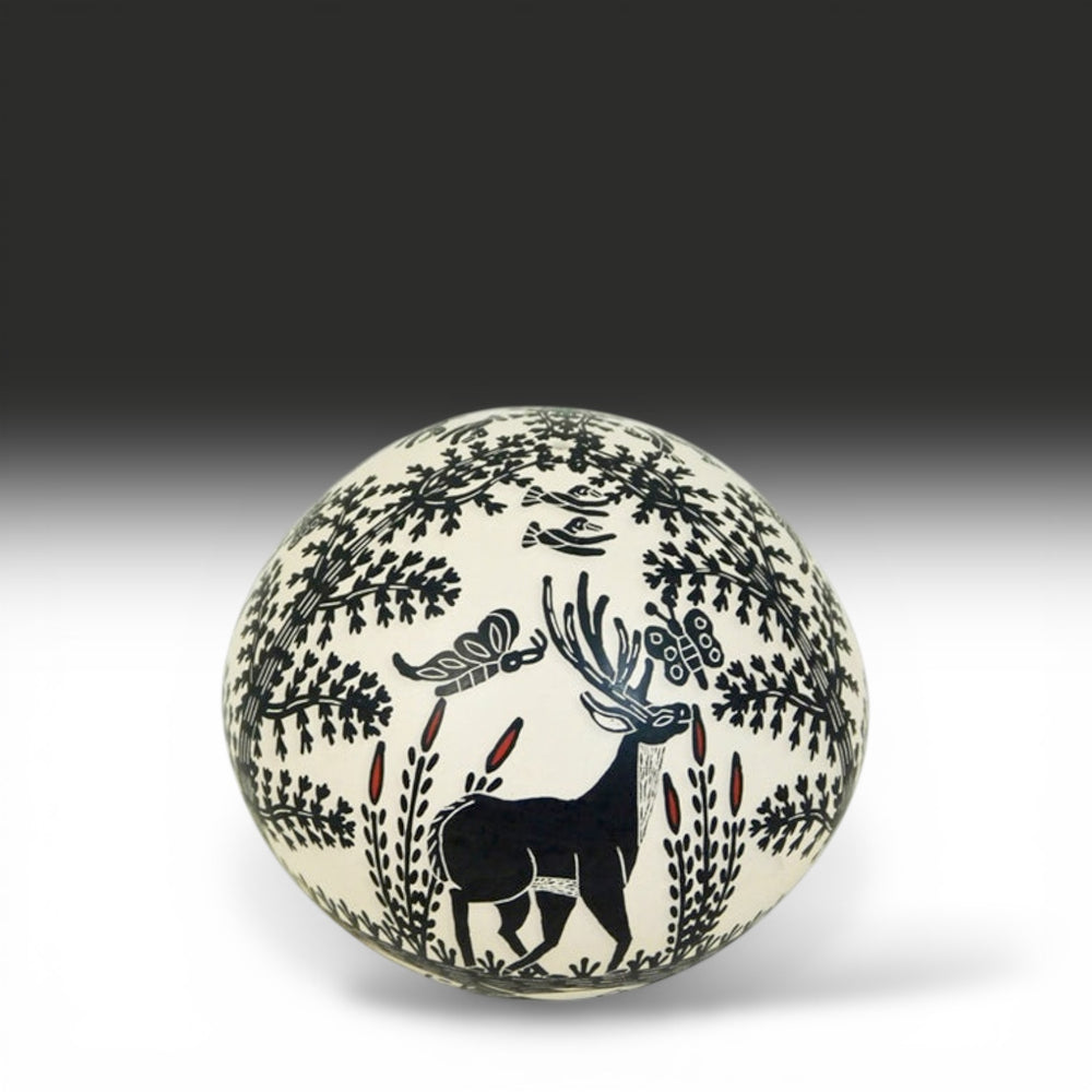 Efren Ledezma: Deer & Butterflies Olla