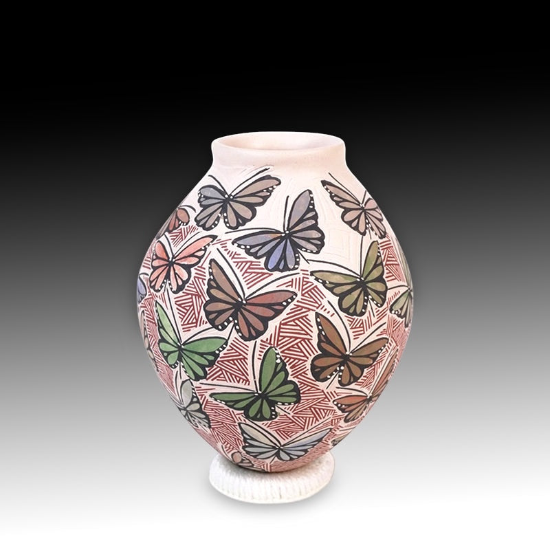 Cindy Perez: Etched Butterflies Mata Ortiz