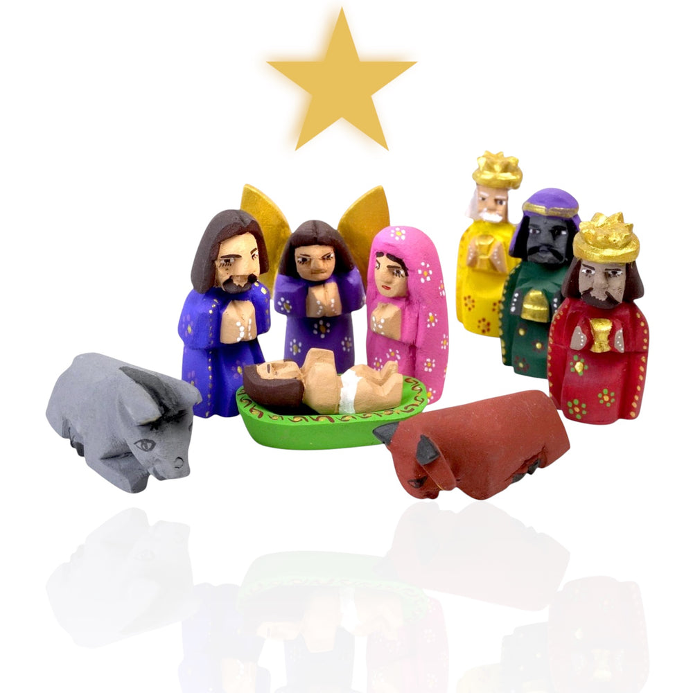 Justo Xuana: Nativity Creche Woodcarved