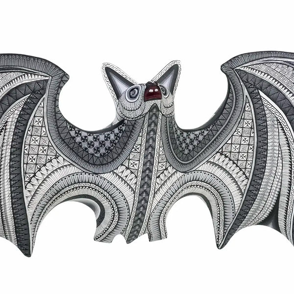 Isabel Fabian: Impressive Bat Woodcarving
