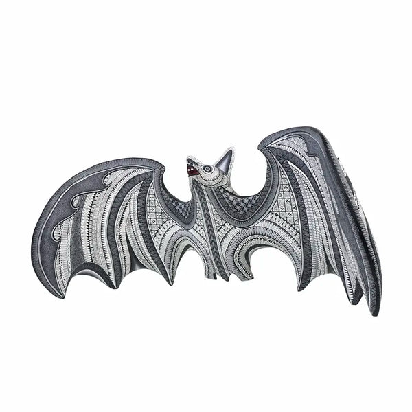 Isabel Fabian: Impressive Bat Woodcarving