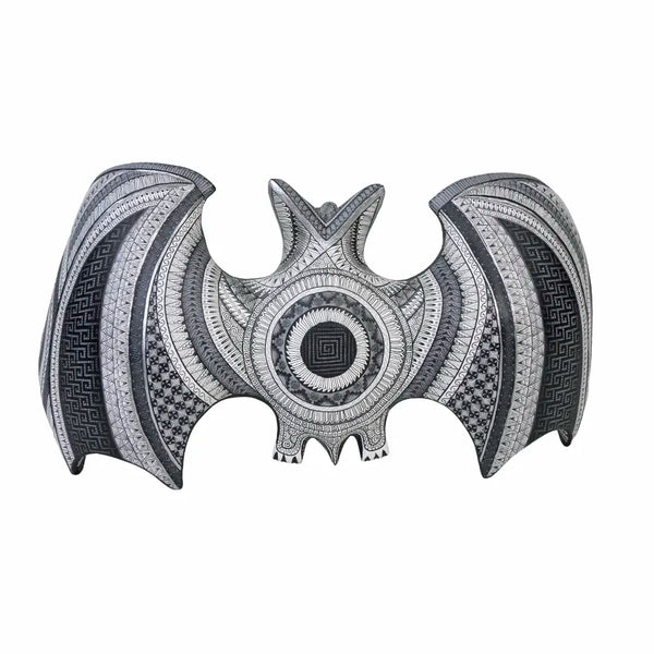 Isabel Fabian: Impressive Bat Woodcarving