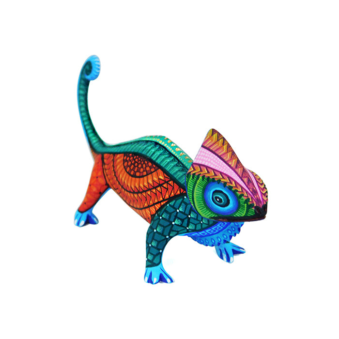 Isabel Fabian: Exquisite Micro Miniature Chameleon