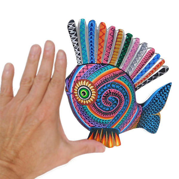 Ivan Fuentes: Vibrant Fish Woodcarving