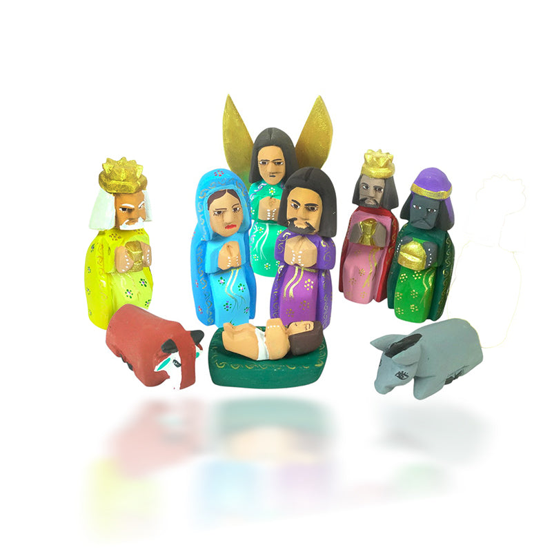 Justo Xuana: Nativity Creche Woodcarving