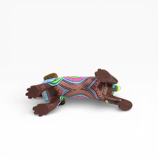 Magaly Fuentes: Adorable Dog Woodcarving