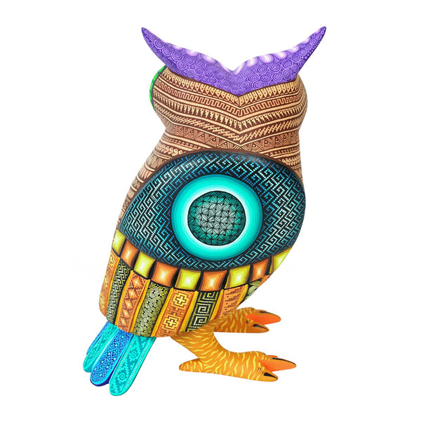 Jose Calvo & Magaly Fuentes: Spectacular Great Horned Owl