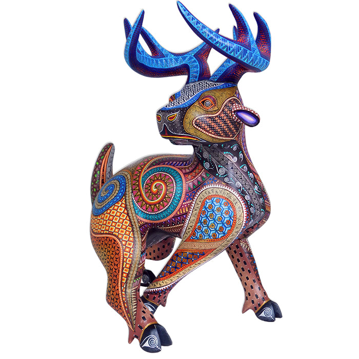 Manuel Cruz: Spectacular Deer Sculpture