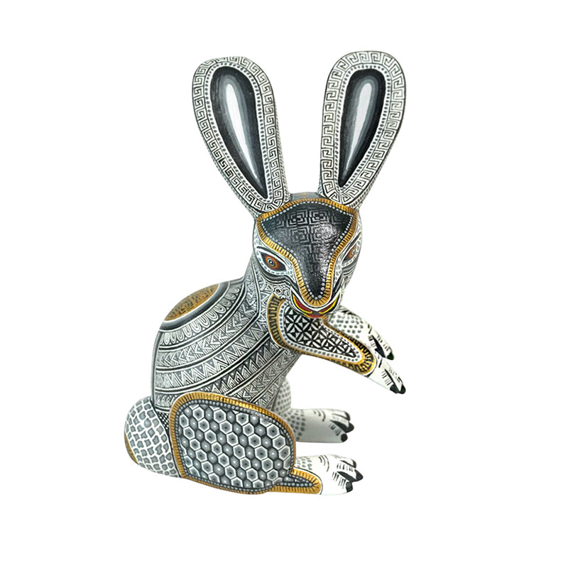 Manuel Cruz: Exquisite Little Rabbit Woodcarving