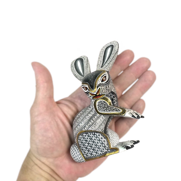 Manuel Cruz: Exquisite Little Rabbit Woodcarving
