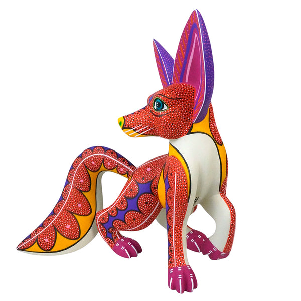 Narciso Gonzalez: Red Fox Woodcarving (LYWY)