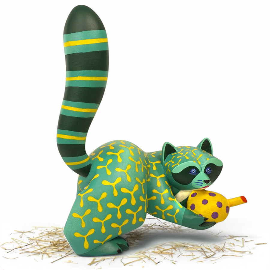 Emmanuel Ramirez: Spectacular Raccoon Alebrije Woodcarving