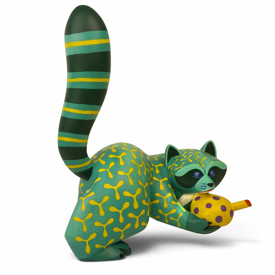 Emmanuel Ramirez: Spectacular Raccoon Alebrije Woodcarving