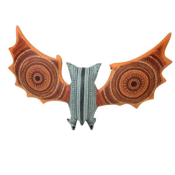 Rocio Fabian: Impressive Bat Woodcarving