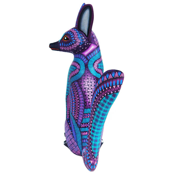 (LYWY ) Yaki Martinez: Elegant Lavender Fox Sculpture