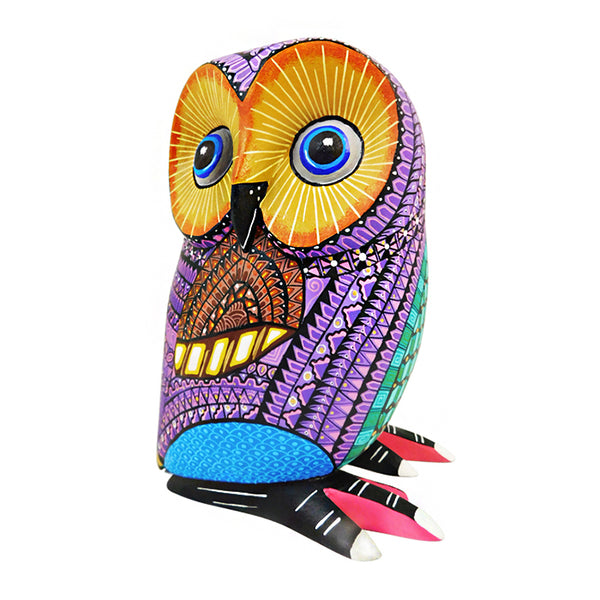 Mario Castellanos: Owl Woodcarving