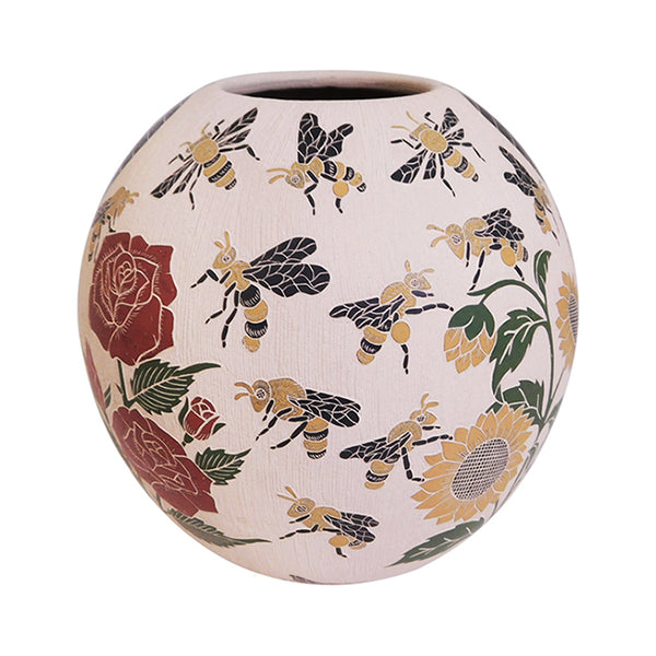 Adrian Corona: Bees & Flowers Olla