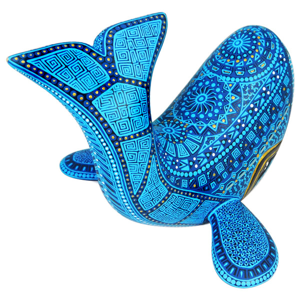 Anel Shunashi: Whale Woodcarving