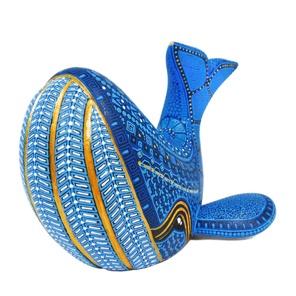 Anel Shunashi: Whale Woodcarving