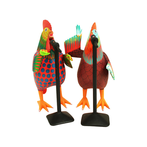 Avelino Perez: Singing Roosters